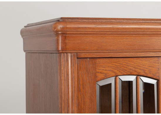 Dish cabinet
