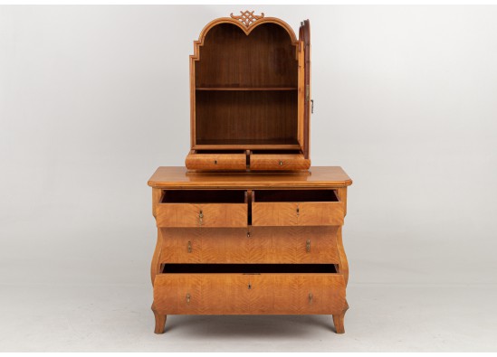 Dish cabinet