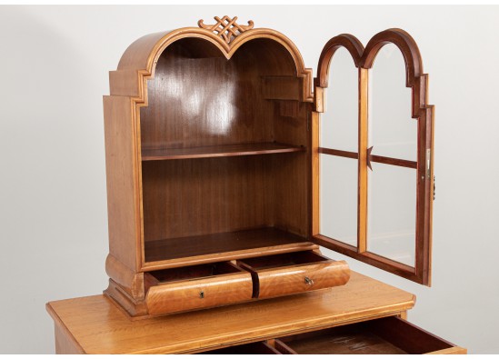 Dish cabinet