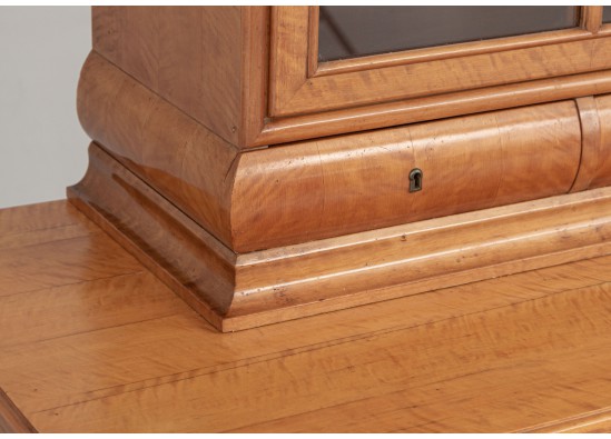Dish cabinet