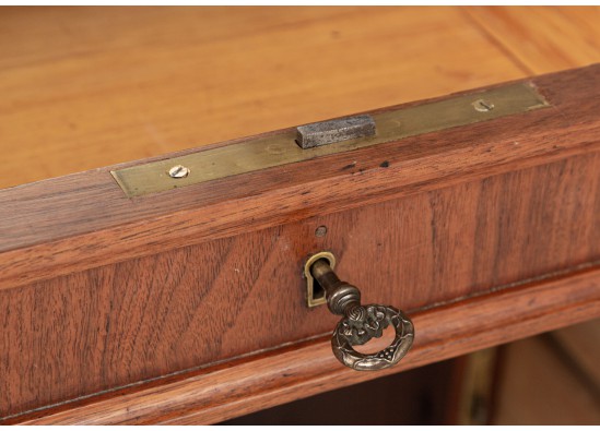 Desk-dressing table with mirror