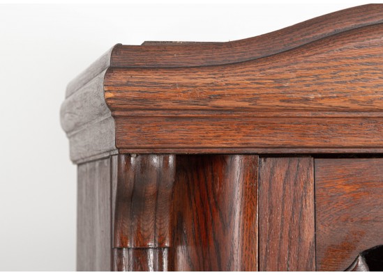 Dish cabinet