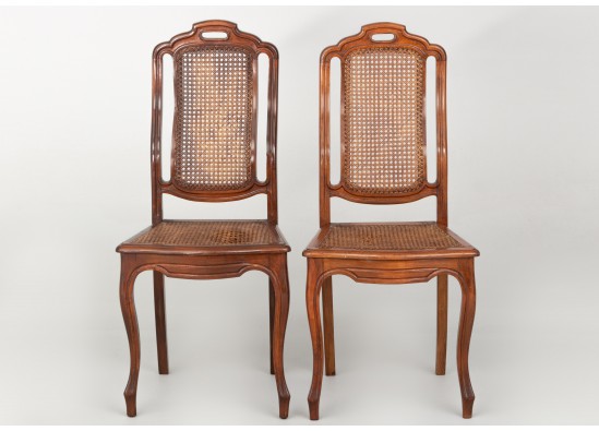 Chairs (2 items)