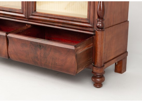 Dish cabinet