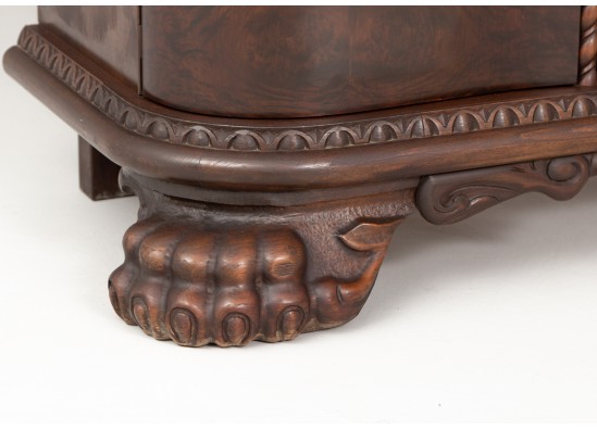 Dish cabinet