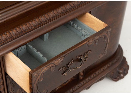Dish cabinet