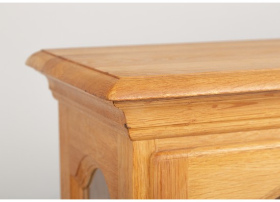 Dish cabinet
