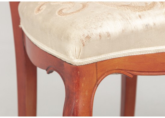Chairs (2 items)