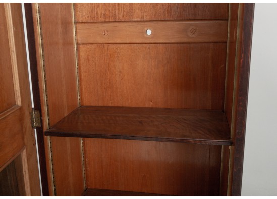 Dish cabinet