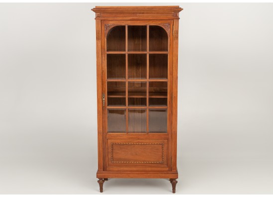 Dish cabinet 
