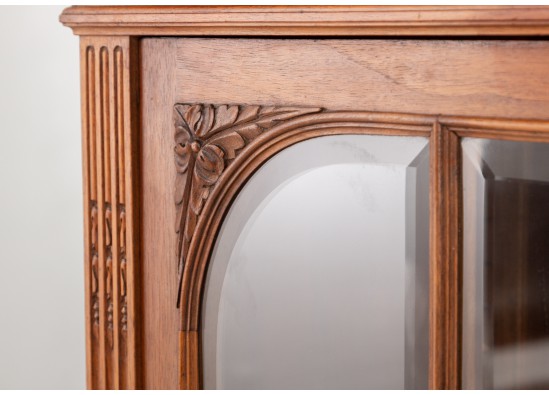 Dish cabinet 