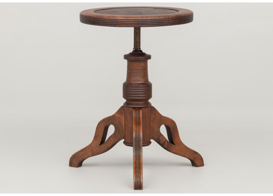 Piano chair