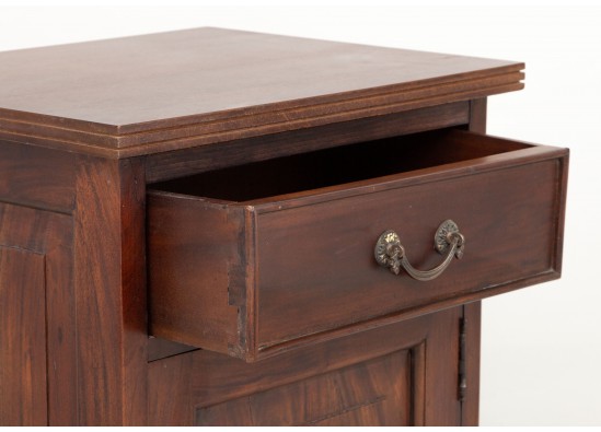 Commode (2 items)