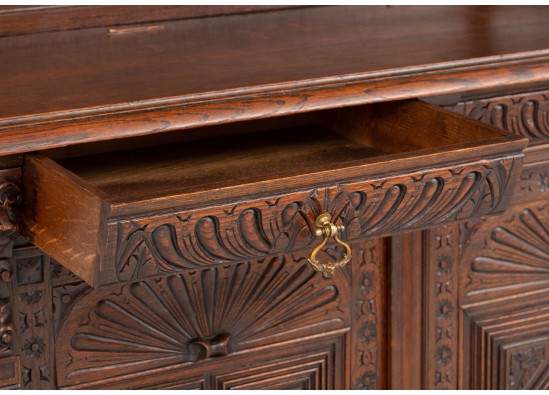 Dish cabinet