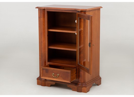 Dish cabinet
