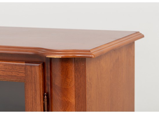 Dish cabinet