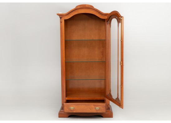 Dish cabinet