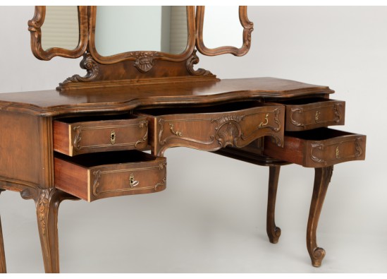 Dressing table