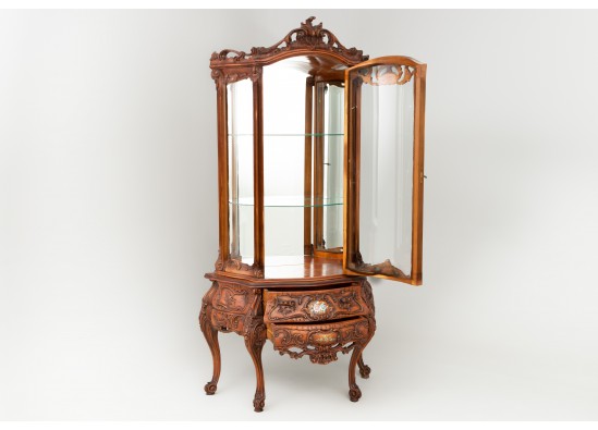 Dish cabinet