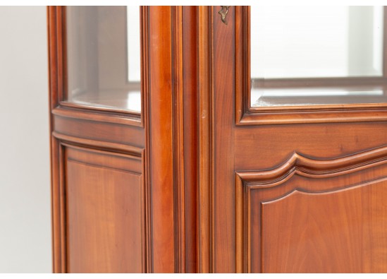 Dish cabinet
