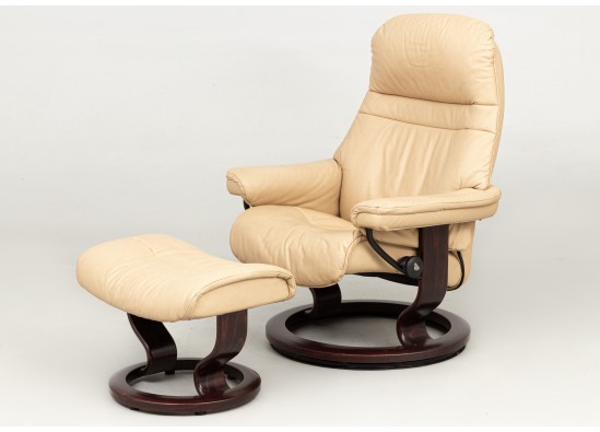 Chair with pouf