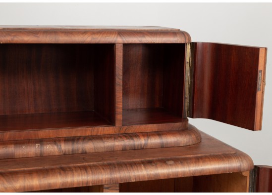 Dish cabinet