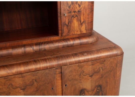 Dish cabinet
