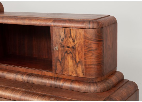 Dish cabinet