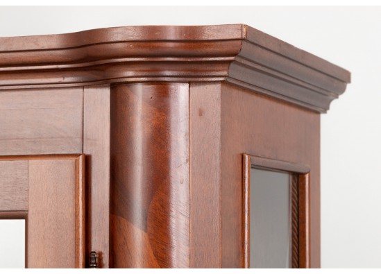 Dish cabinet
