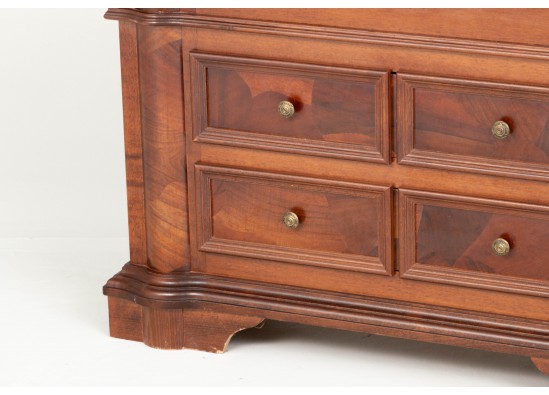 Dish cabinet