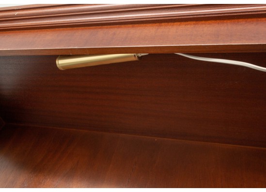 Dish cabinet