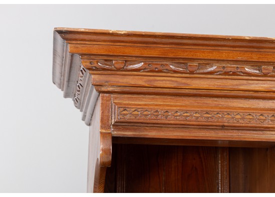 Dish cabinet