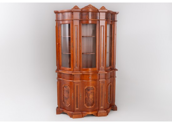 Dish cabinet