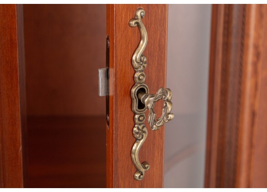 Dish cabinet