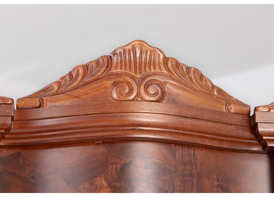 Dish cabinet