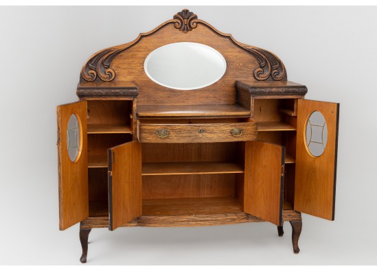 Dish cabinet
