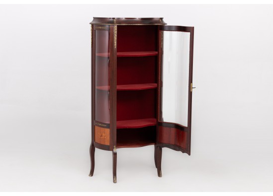 Dish cabinet