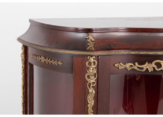 Dish cabinet