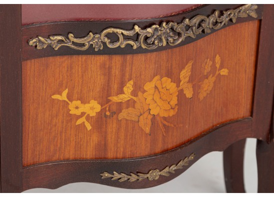 Dish cabinet