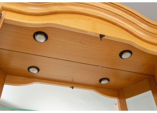 Dish cabinet