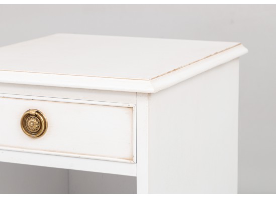 Commodes  (2 items)