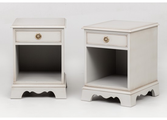 Commodes  (2 items)