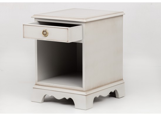 Commodes  (2 items)