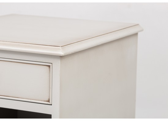 Commodes  (2 items)