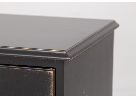 Commodes  (2 items)