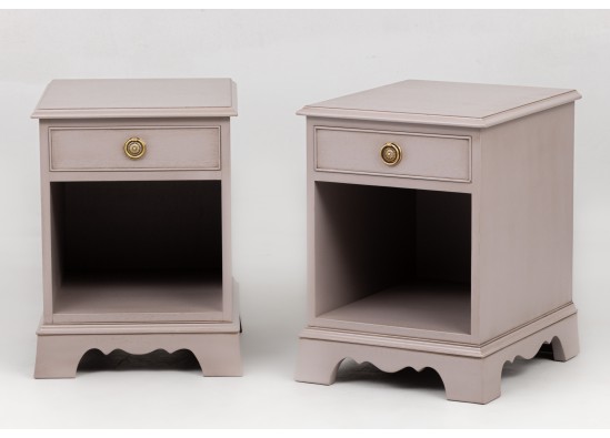 Commodes  (2 items)