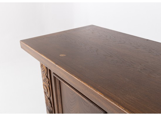Dish cabinet 
