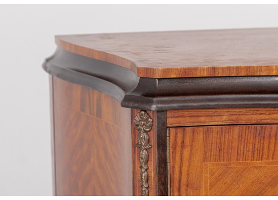 Commode