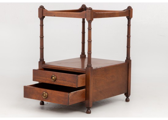 Commodes  (2 items)