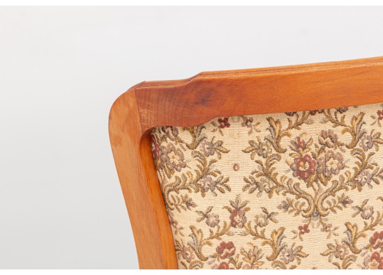 Chairs (6 items)